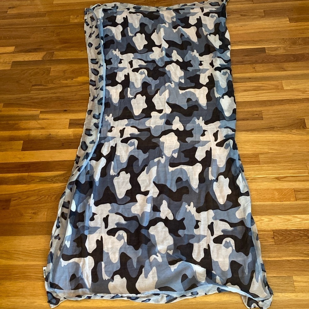 Gerry Weber Women’s Blue and Black Camouflage Scarf OS
